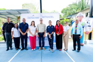 Mitradel entrega 47 becas contra el trabajo infantil en Herrera