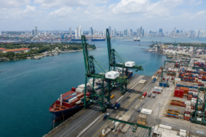 Puertos de Balboa y Cristóbal recuperan movimiento de contenedores tras transición operativa